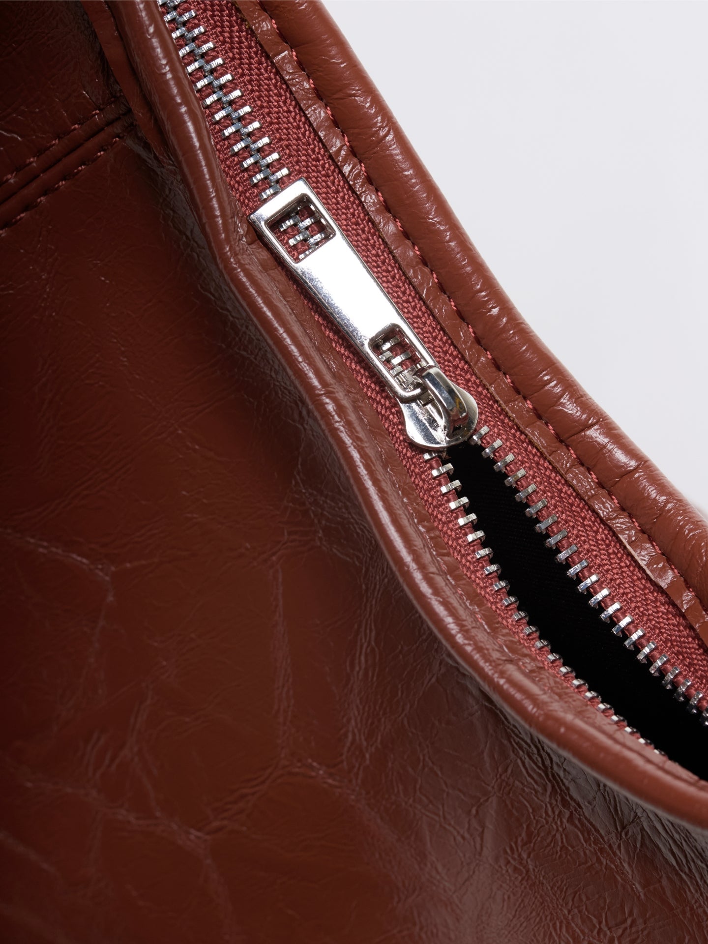 Scarlett Tote Bag aus Distressed-Leder
