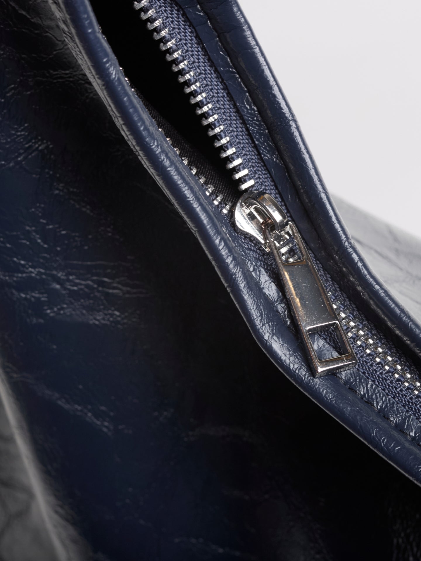 Scarlett Tote Bag aus Distressed-Leder