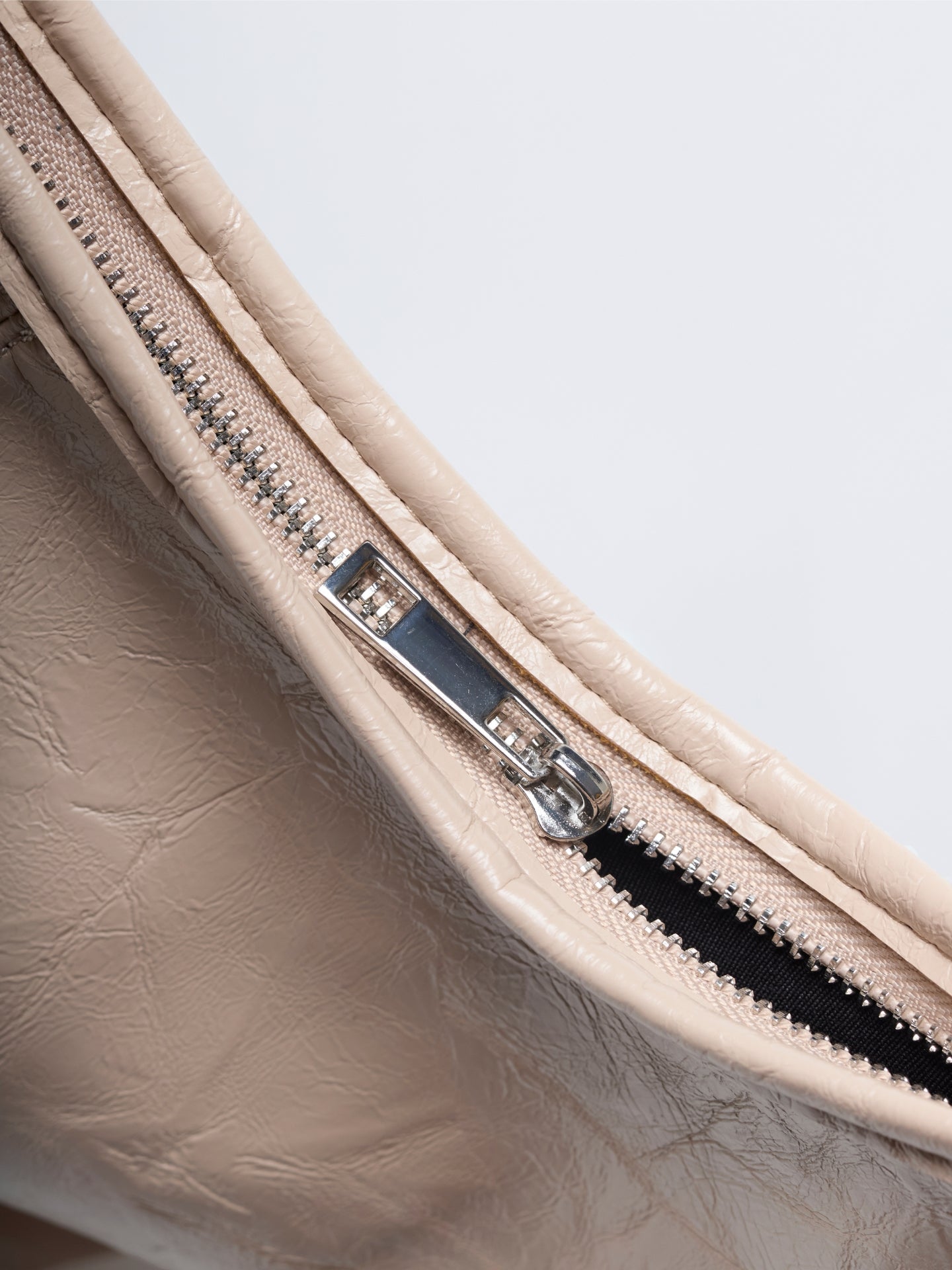 Scarlett Tote Bag aus Distressed-Leder